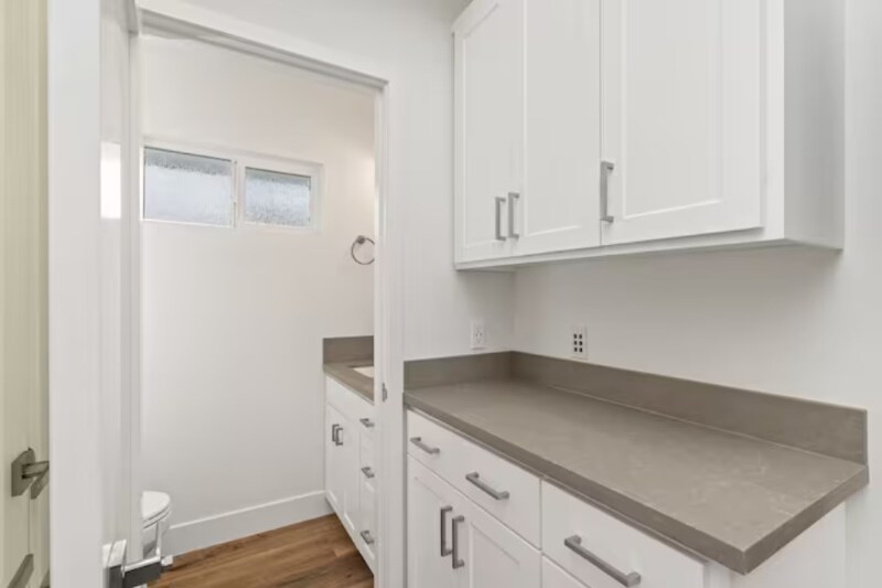 Building Photo - 314 S Avenue 60
