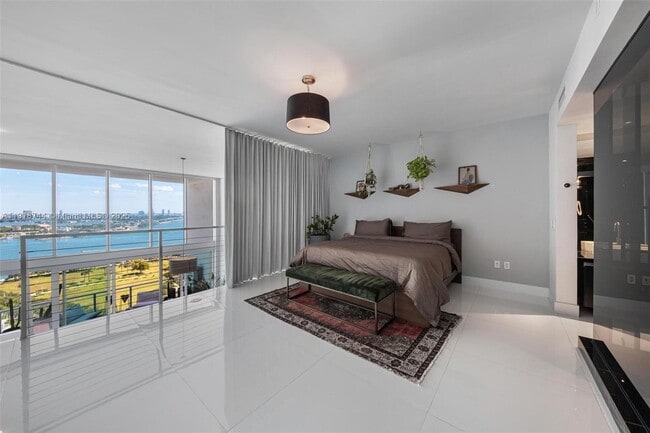 Building Photo - 1040 Biscayne Blvd