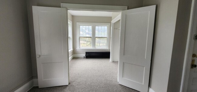 Building Photo - 146 King Dr