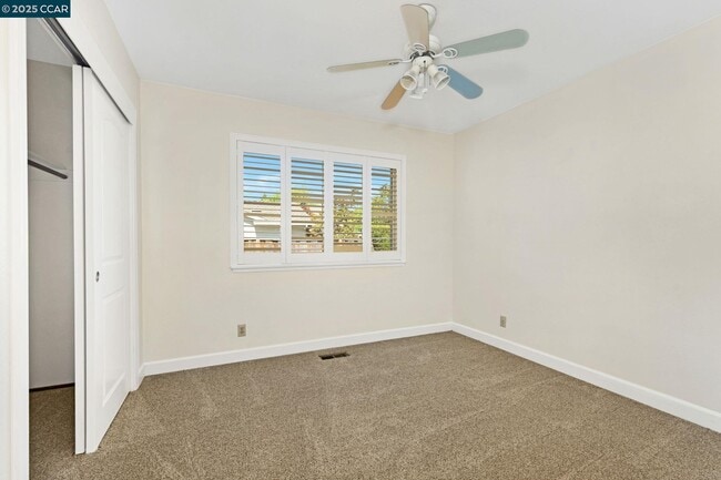 Building Photo - 94 St Beatrice Ct