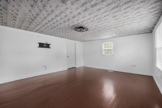Building Photo - 207 Morelock Dr