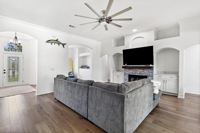 Building Photo - 200 Islamarada Ct