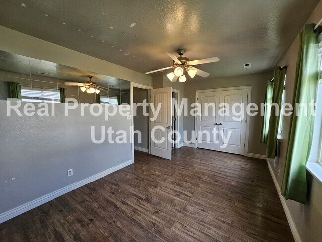 Building Photo - Spanish Fork House