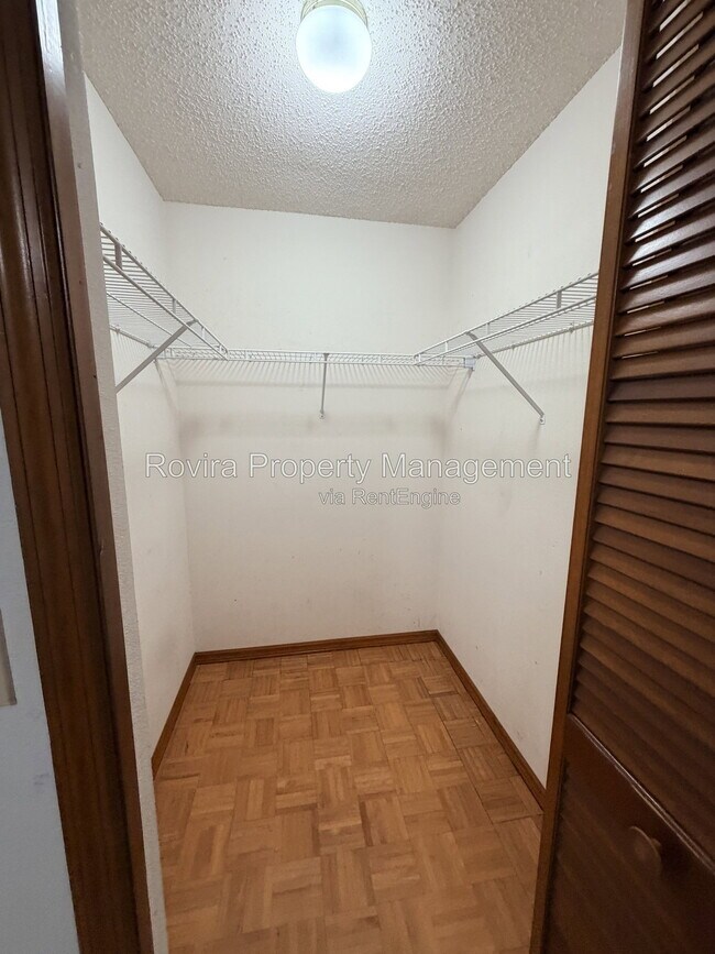 Building Photo - 602 Wallaby Ln