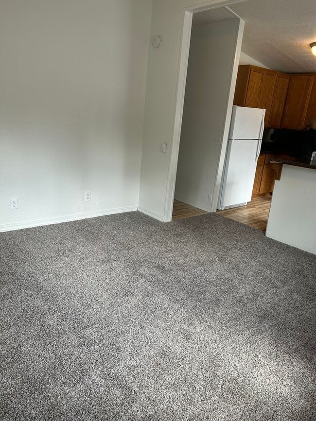 Building Photo - Cute Home in Quiet Neighborhood