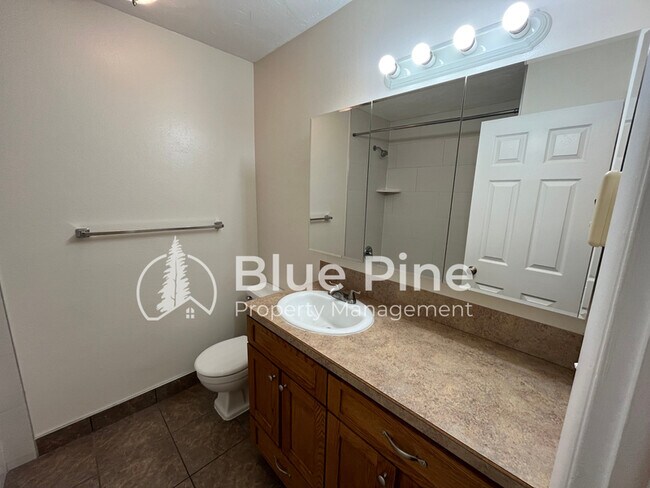 Building Photo - 2409 Briarcliff Ave