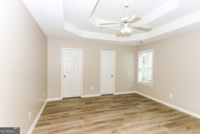 Building Photo - 170 Charleston Pl