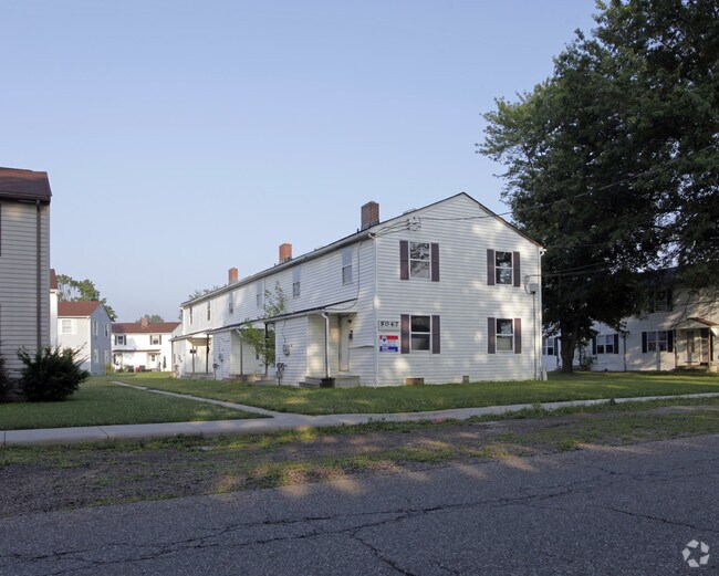 Primary Photo - 9047 Maple Grove Rd