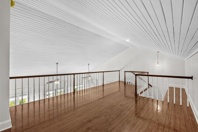 Building Photo - 5704 Woodside Ave