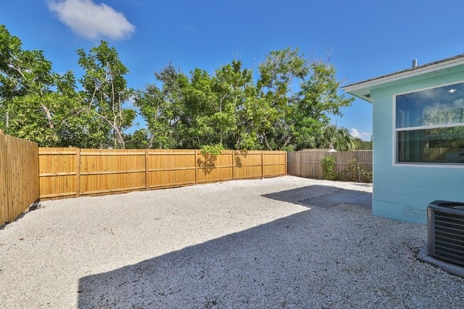 Building Photo - 867 53rd Terrace N