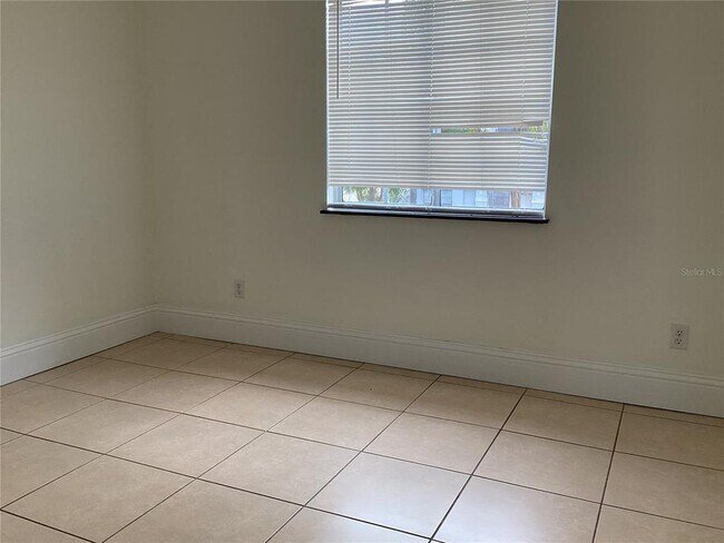 Building Photo - 3291 Brewster Dr