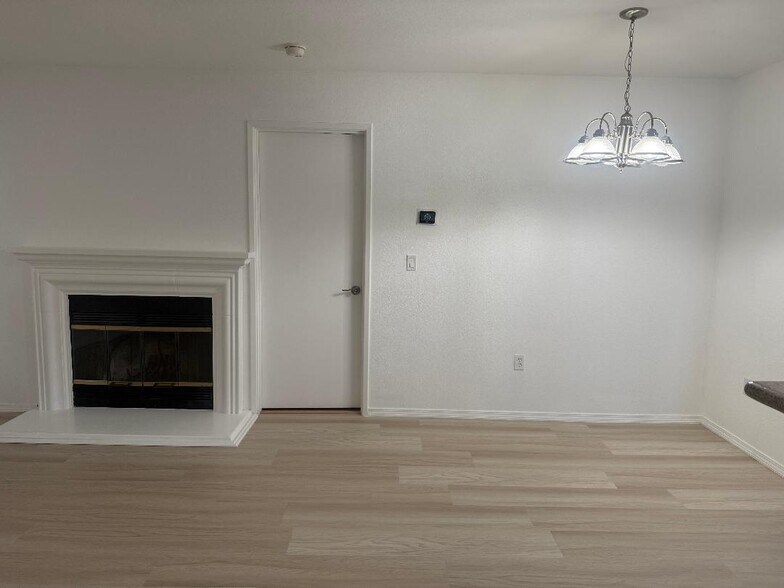 Building Photo - 2915 N Texas St