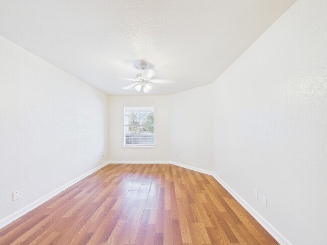 Building Photo - 9700 Leawood Blvd