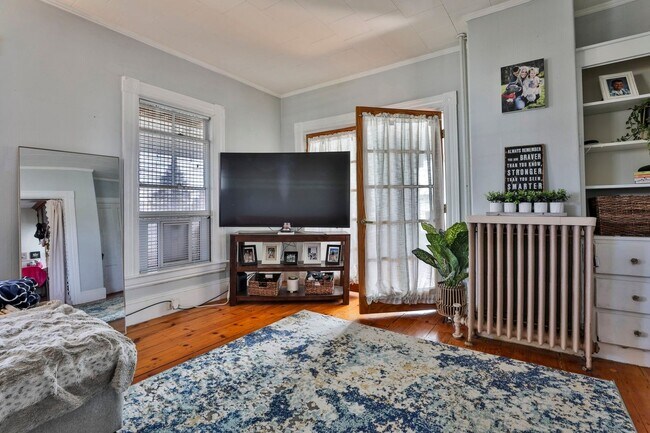 Building Photo - 482 Reservoir Ave