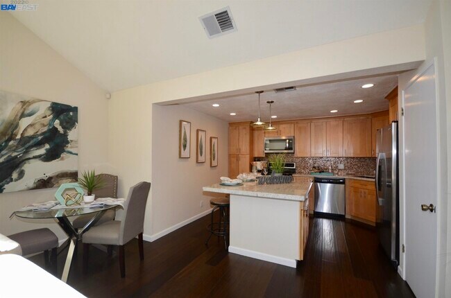 Building Photo - 3114 Heather Ridge Dr