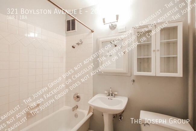 Building Photo - 321 Boylston Ave E