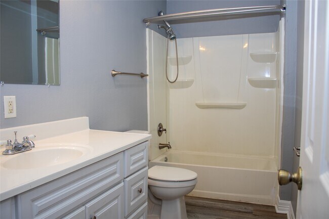 Building Photo - 5302 Anzio Rd