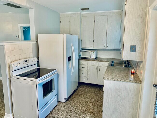 Building Photo - 1420 N Federal Hwy