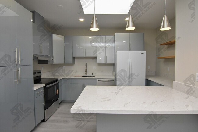 Building Photo - 1236