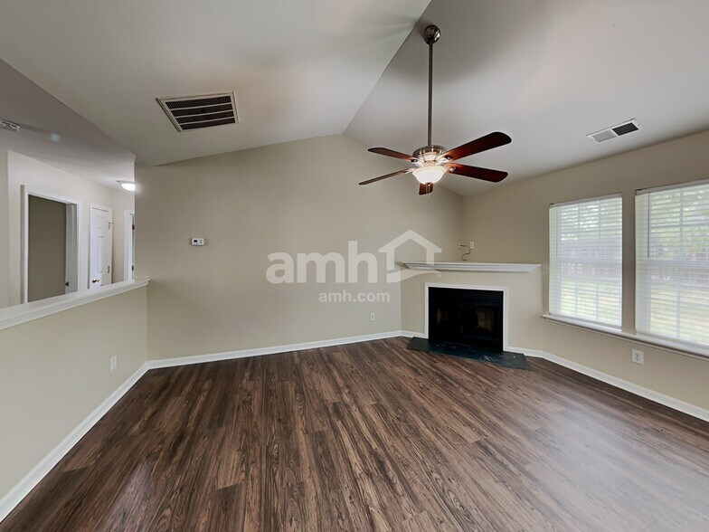 Building Photo - 3210 Revere Rd