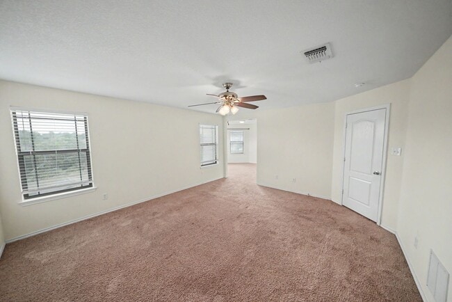Building Photo - Spacious Live Oak Home Backing to a Greenbelt - Realtor Commission: $500