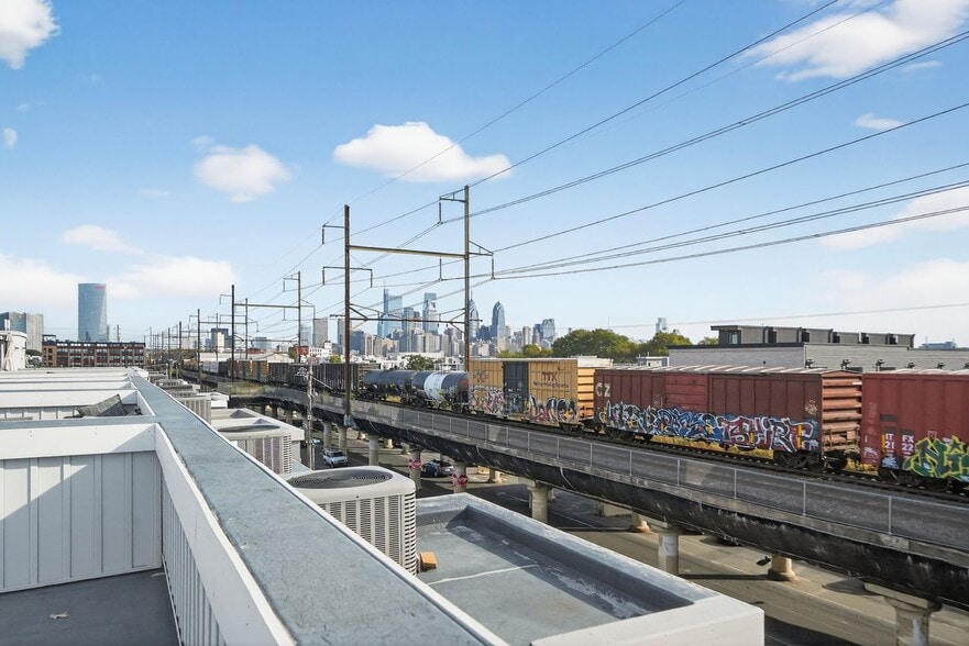 Building Photo - 1518 S 25th St