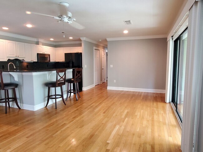 Building Photo - Incredible 2BR/2BA Forest Gardens Villa!