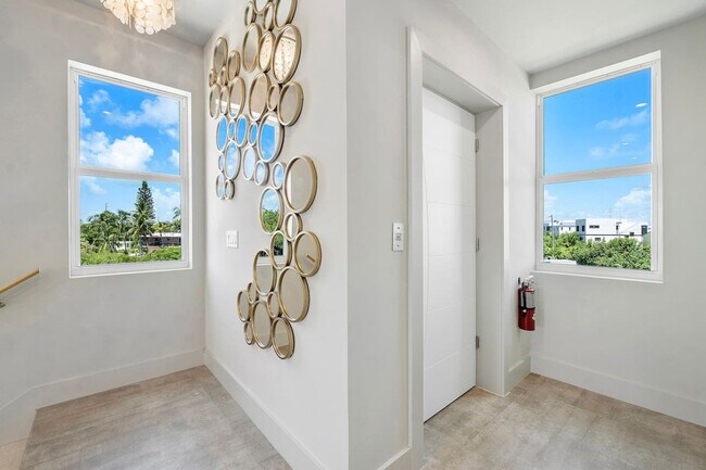 Building Photo - 99 Seaside Ave