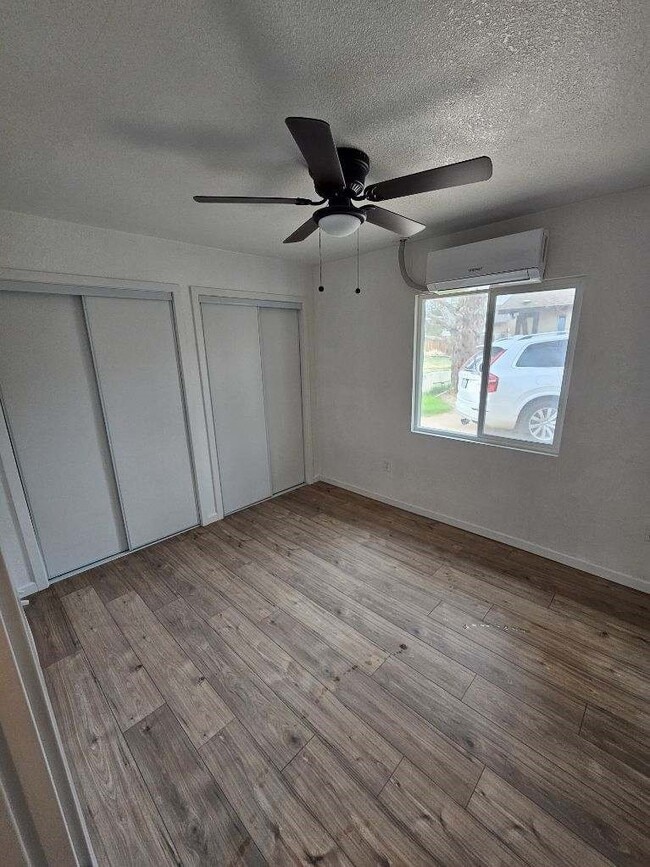 Building Photo - 20460 Rimrock Rd E