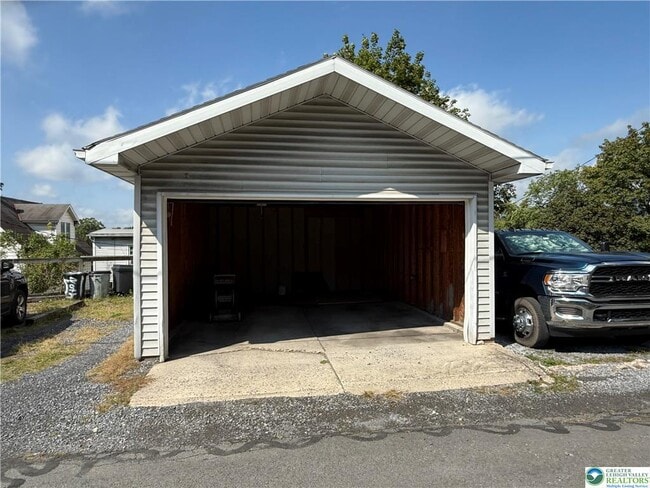 Building Photo - 103 State Rd