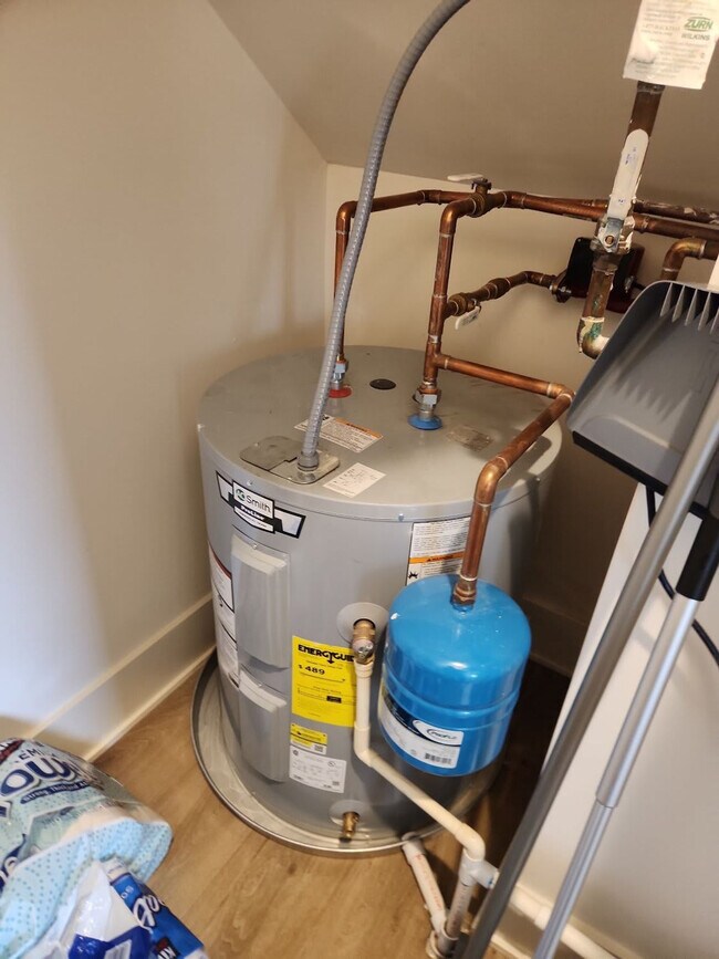 Building Photo - 1315 16th Ave S