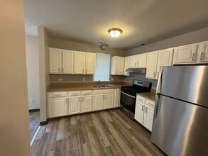 Building Photo - 426 W Normal Pkwy