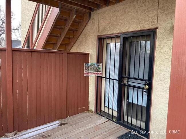 Building Photo - 410 E Dale St