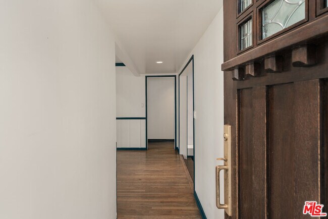 Building Photo - 22417 Dolorosa St