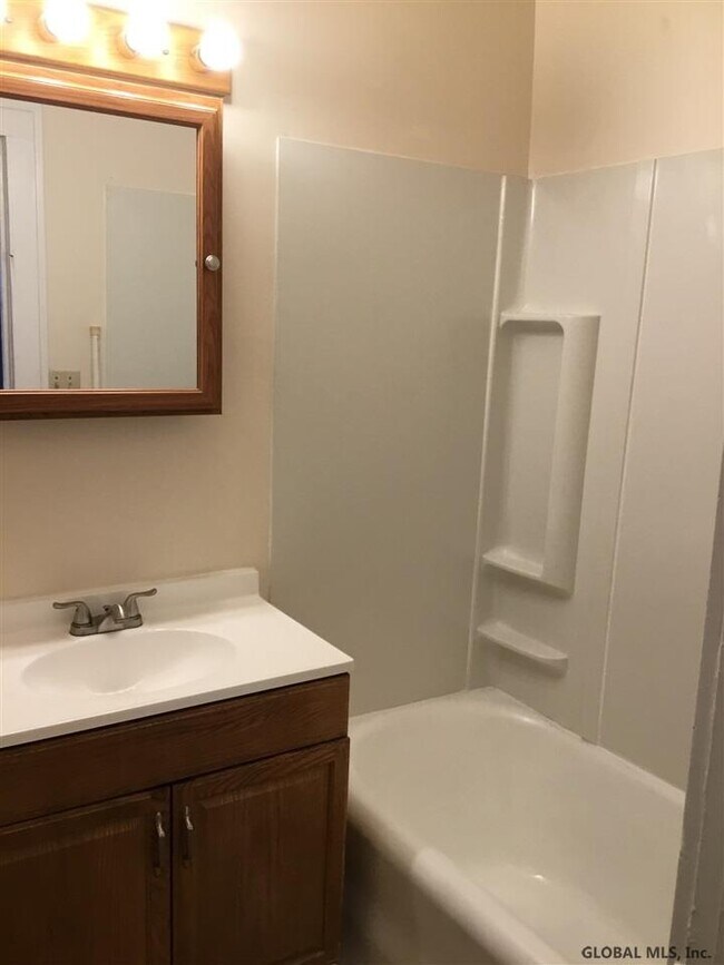 Building Photo - 3 Bogart Terrace