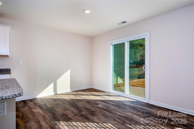 Building Photo - 7882 Shallowbrook Dr
