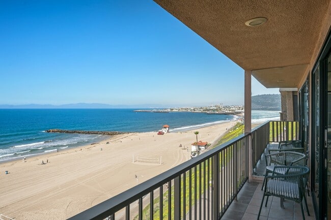 Building Photo - 721 Esplanade