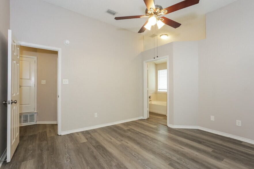 Building Photo - 208 Chamblin Dr