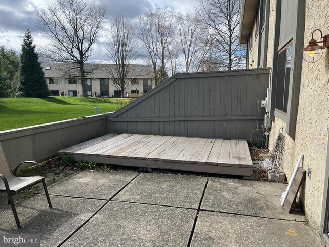 Building Photo - 204 Clover Hill Ct