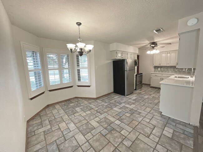 Building Photo - 2407 Arbor Cir