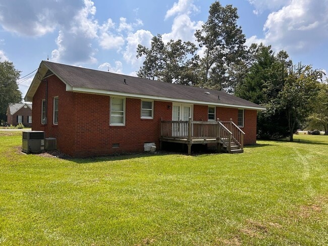 Building Photo - 427 Island Grove Rd