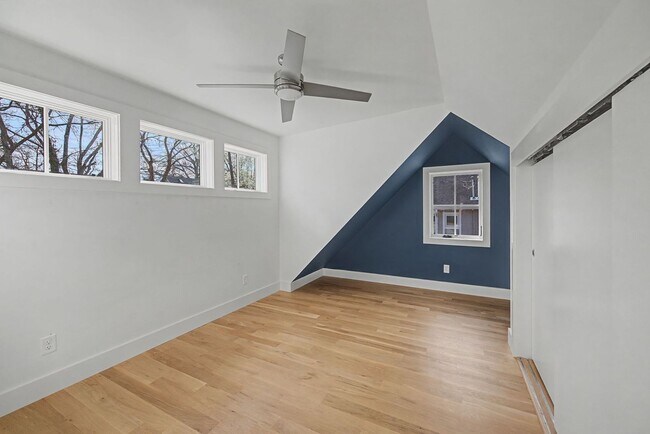 Building Photo - Stunning 5BR/3.5BA historic home located near Hillsboro Village!