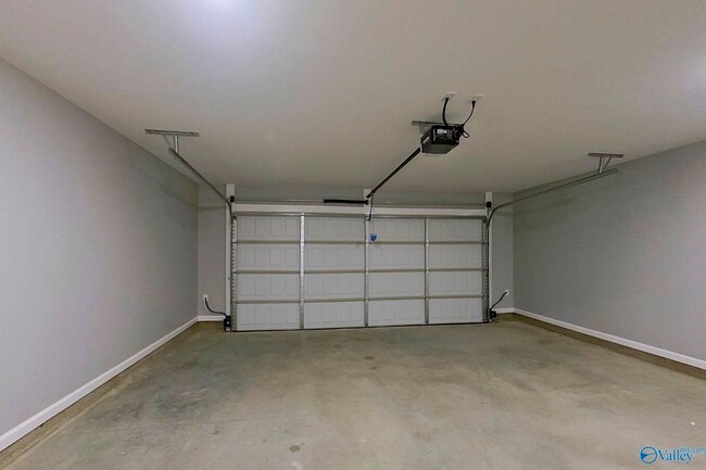 Building Photo - 395 Angela St