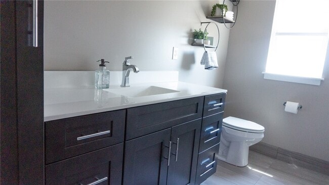 Building Photo - 600 Championship Dr