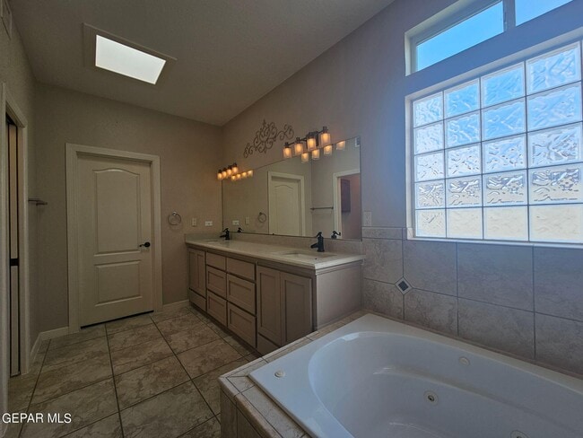 Building Photo - 6713 Capitan Ridge