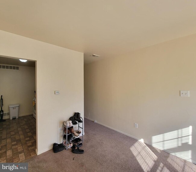 Building Photo - 313 Ellis St