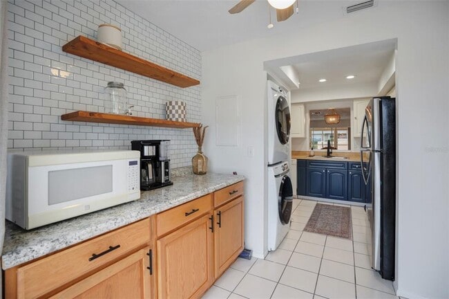 Building Photo - 6884 W Country Club Ln