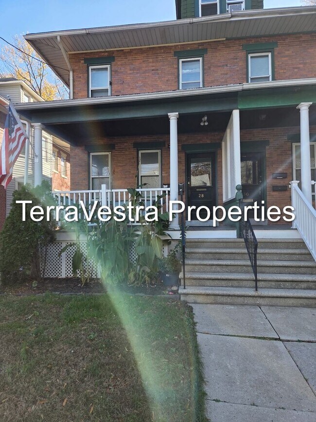 Building Photo - 28 W Madison Ave