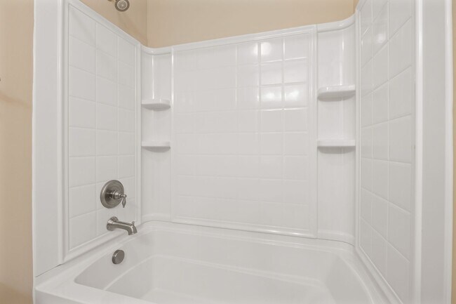 Building Photo - Renovated Cary Townhome | 3BR + Garage | Near RTP & RDU