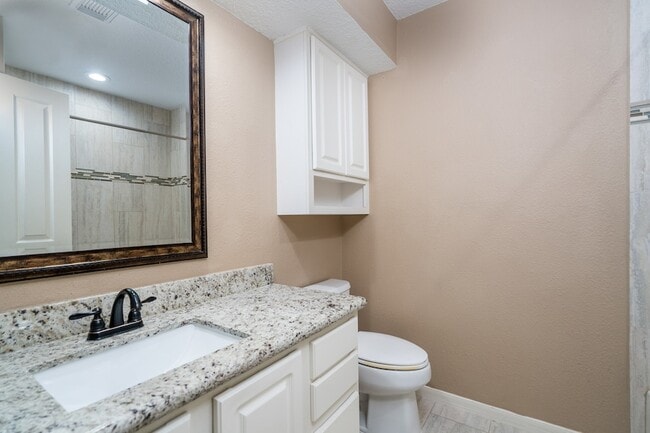 Building Photo - 66 Lakeridge Ct